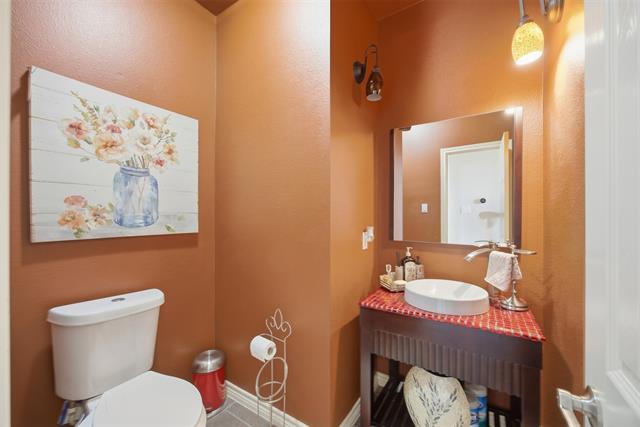 Building Photo - 607 Hilltop Dr