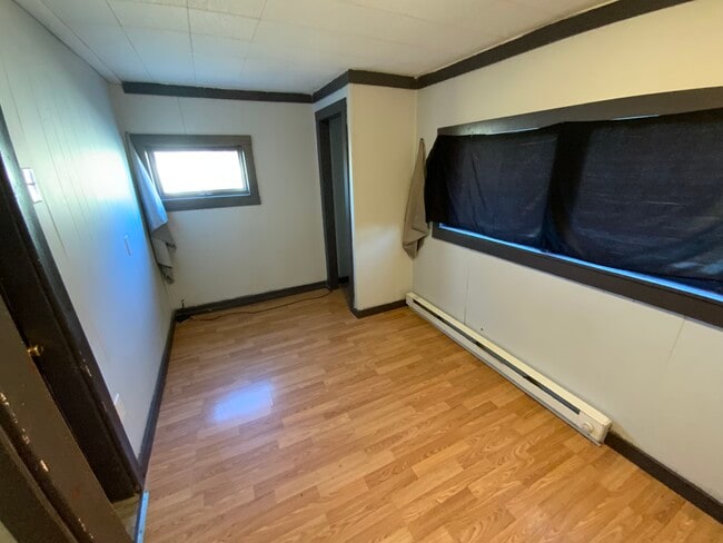 Building Photo - 12 S Beard St