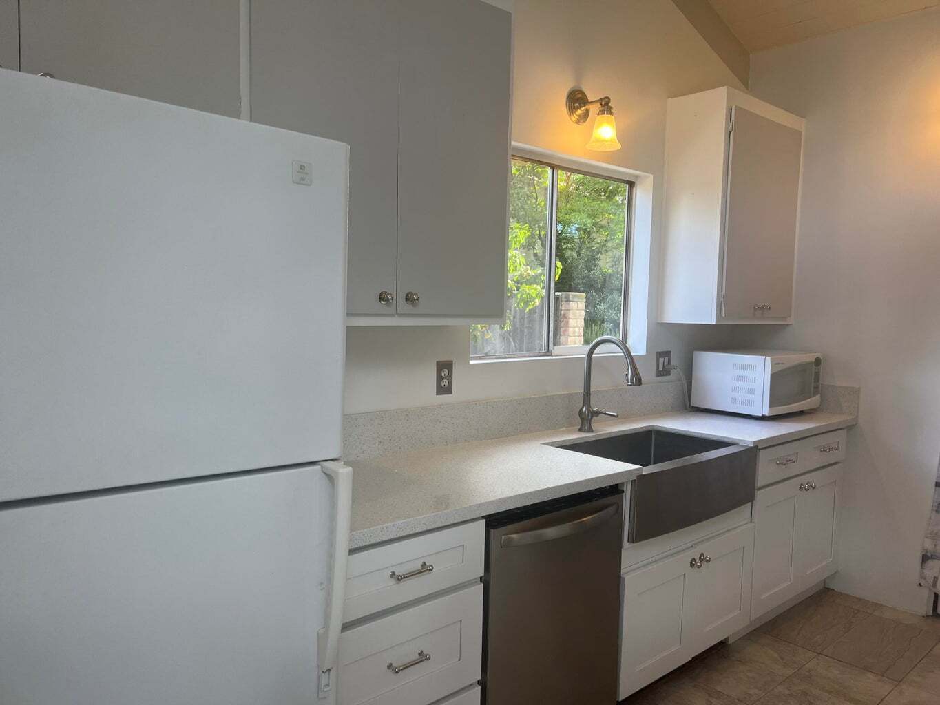 Building Photo - 15 N San Marcos Rd