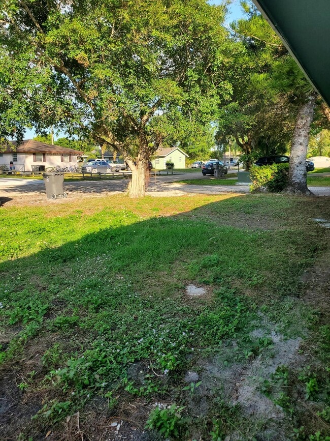 Building Photo - 4742 Hairland Dr