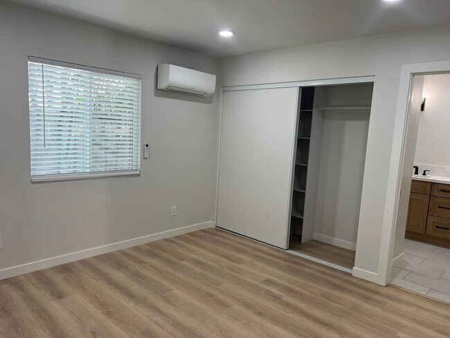 Building Photo - Brand New Detached 3 Bed/2 Bath Home-Central AC +In-Unit Laundry-Riverside