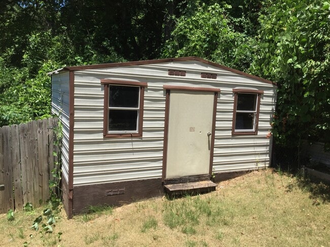 Building Photo - **UPCOMING**Near Ft. Benning. Columbus, GA  Bedroom 4 / 1 Full Bathroom & 2 Half Bathroom Home fo...