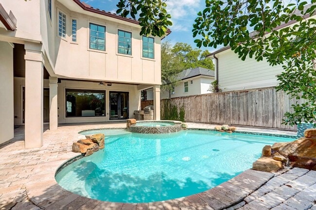 Building Photo - 3749 Olympia Dr