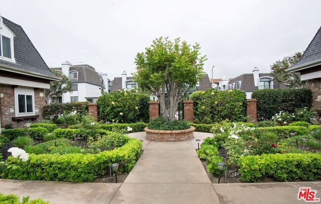 Building Photo - 8130 Redlands St