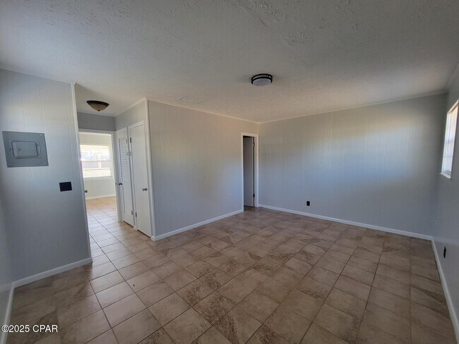 Building Photo - 6529 Chipewa St