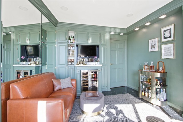 Building Photo - 700 E Ocean Blvd