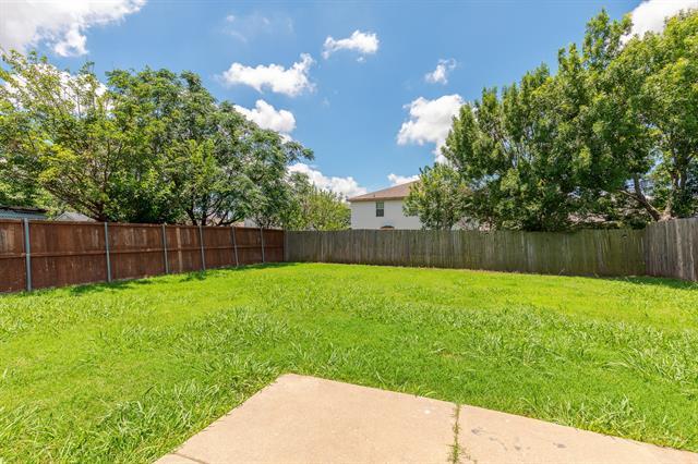 Building Photo - 2228 Bradford Pear Dr