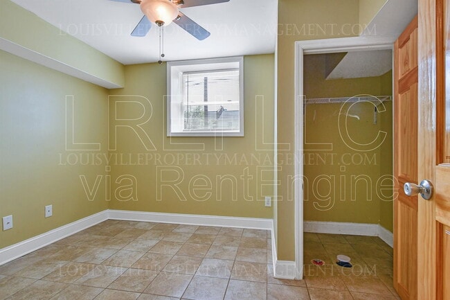 Building Photo - 1481 St James Ct