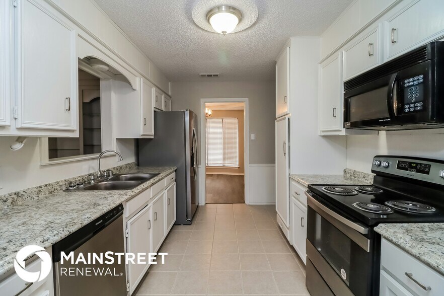 Building Photo - 5709 Trail Crest Dr