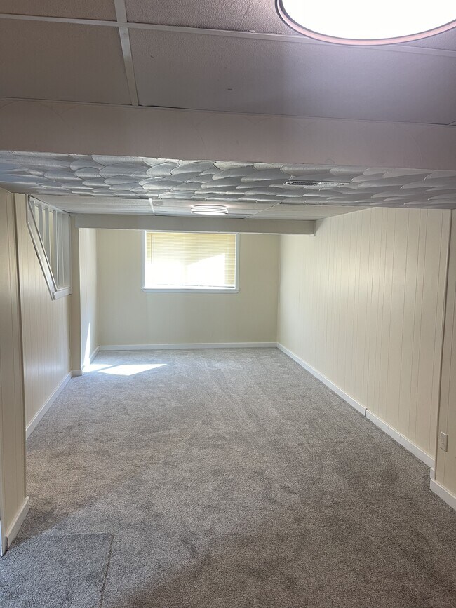 Building Photo - 406 Laredo Rd