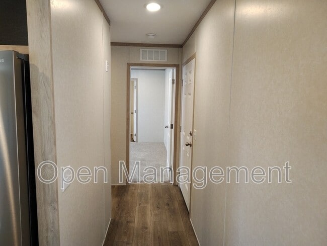 Building Photo - 24 Erin Ln