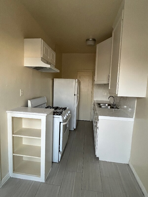 Building Photo - 1154 Normandie Ave