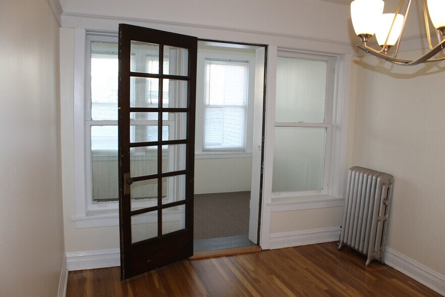 Sunroom off of Dining Room - 4850 N Rockwell St