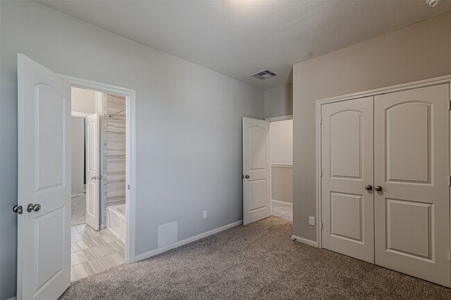 Building Photo - 5543 Purple Meadow Ln