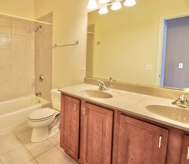 Building Photo - 24813 Ironwood Ct