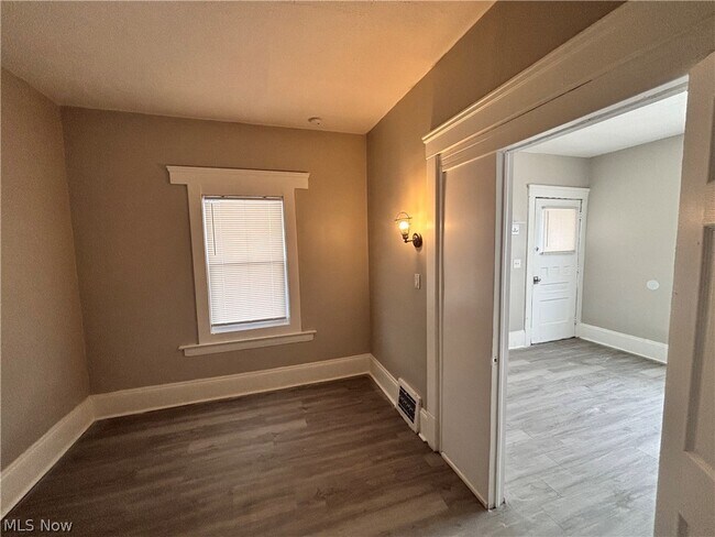 Building Photo - 7411 Cornelia Ave