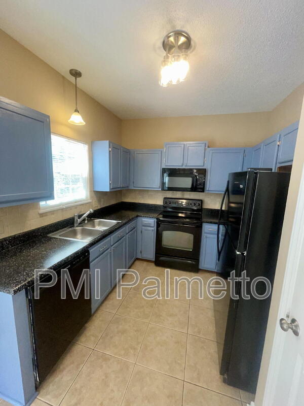 Building Photo - 116 S Mercer Dr