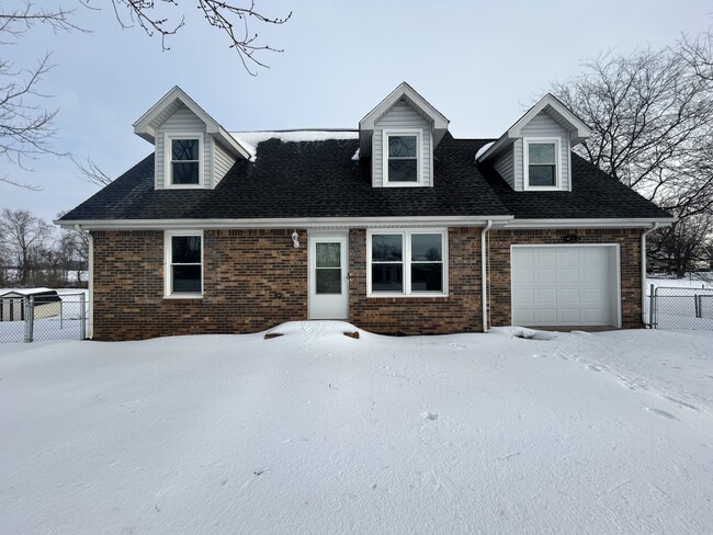 Building Photo - 3423 Minor Dr