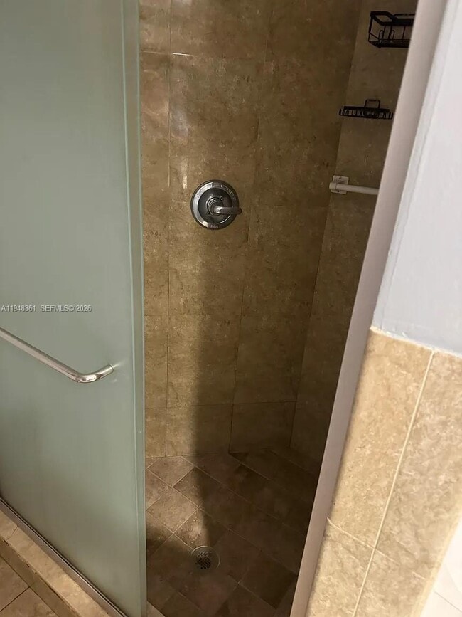 Building Photo - 812 SE 14th Ct