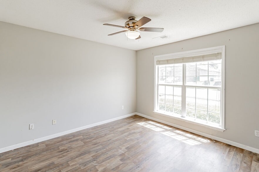 Building Photo - 2014 Inverness Pkwy