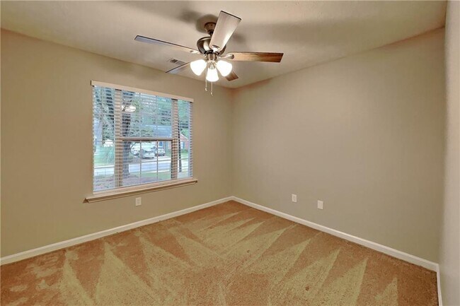Building Photo - 1517 Galewood Cir NE
