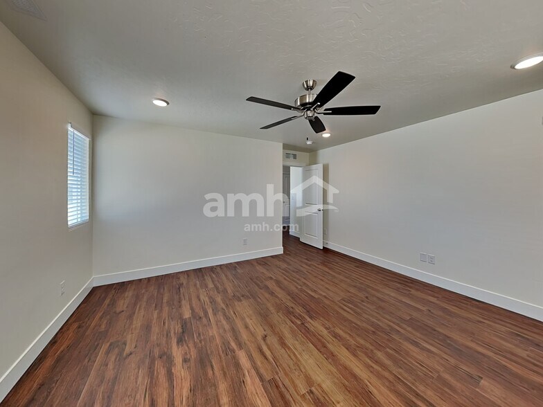 Building Photo - 9357 W Dove Creek St