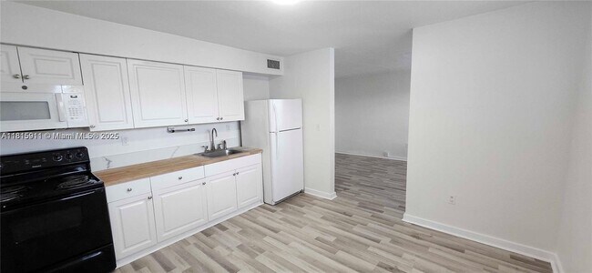 Building Photo - 111 NW 152nd St