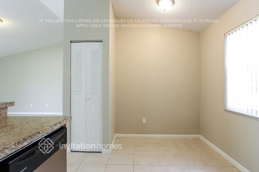 Building Photo - 9913 NW 9th Ct