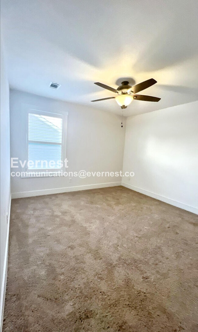 Building Photo - 509 SW Brummel Rd