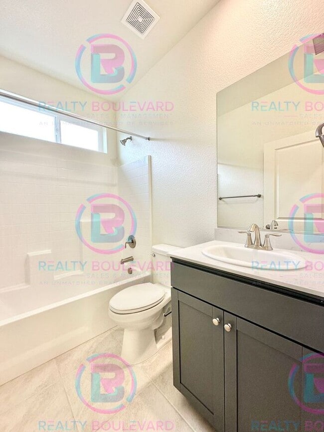Building Photo - Modern Elegance in the Heart of Carson Cit...