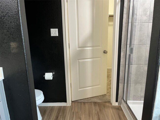 Building Photo - 104 Granville Ct