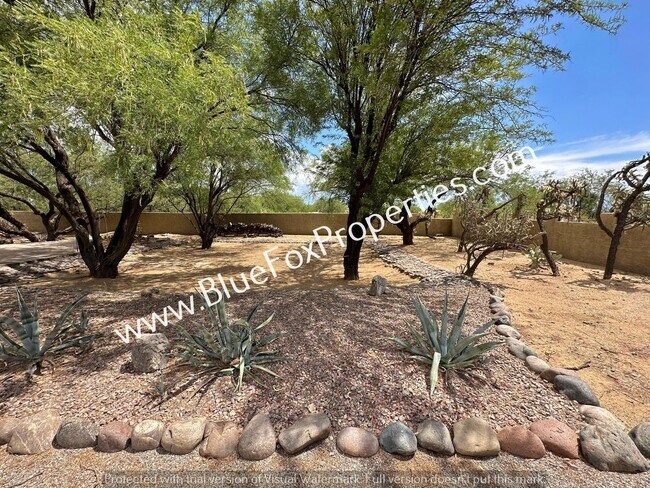 Building Photo - 4814 N Castle Ridge Rd