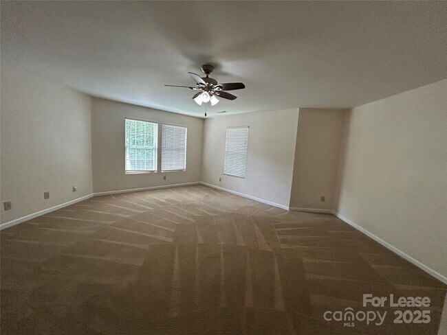 Building Photo - 4718 Reinbeck Dr