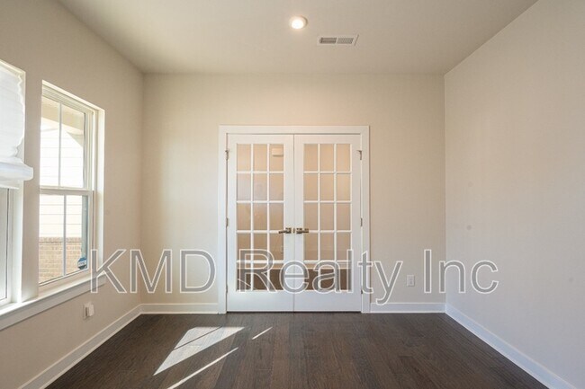 Building Photo - 10036 Paper Birch Dr