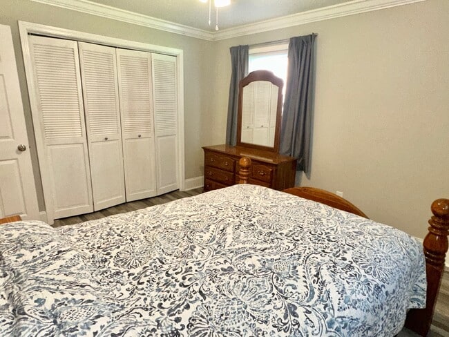 Building Photo - 1205 Furches Ave