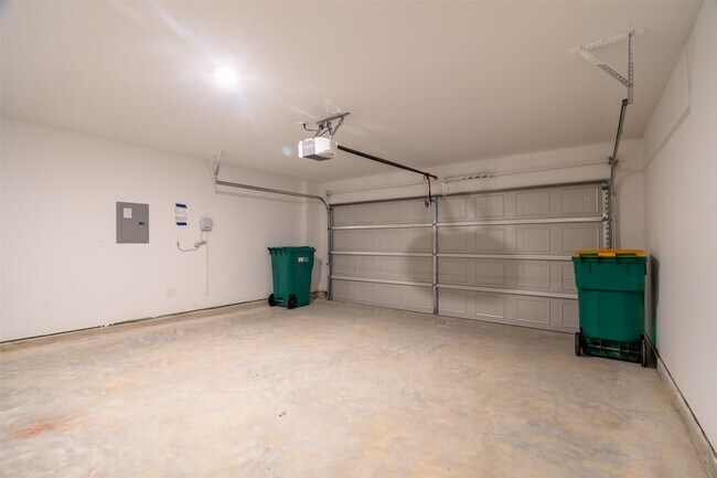 Building Photo - 1508 Las Cuevas Dr