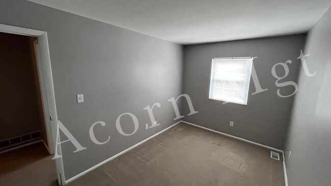 Building Photo - 73 Tarryton Court West