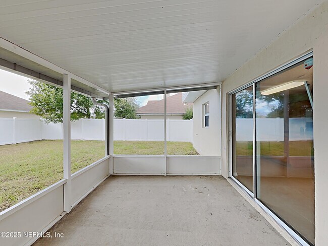 Building Photo - 5596 Ashleigh Park Dr