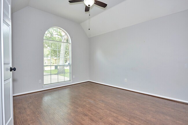 Building Photo - 6734 Wildacre Dr