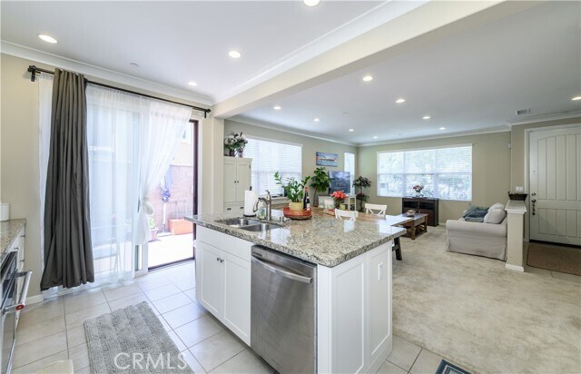 Building Photo - 112 Crescent Moon