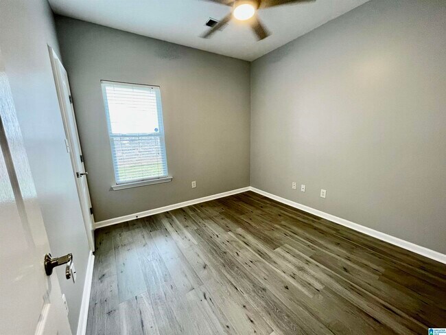 Building Photo - 5241 Cottage Cir