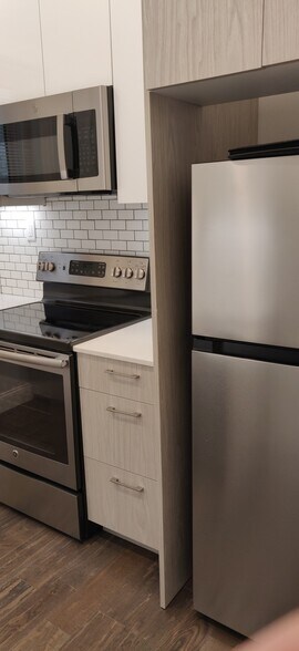 Building Photo - 55 Queensberry St