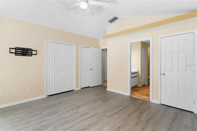 Building Photo - 40045 Palm St