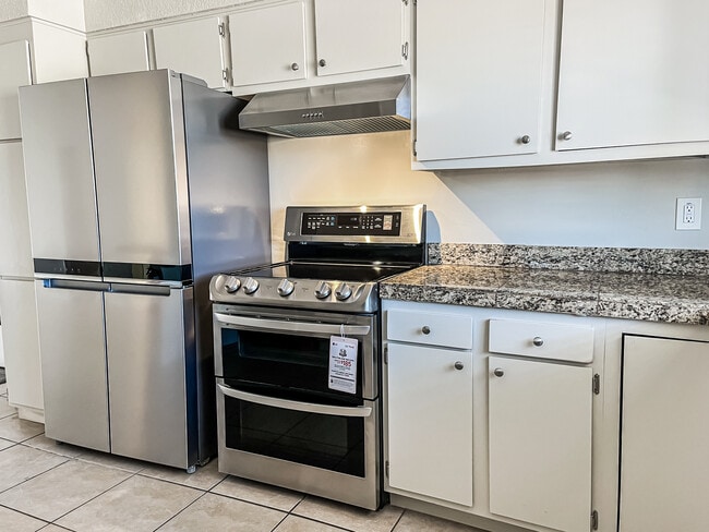 Building Photo - 16405 E Arroyo Vista Dr