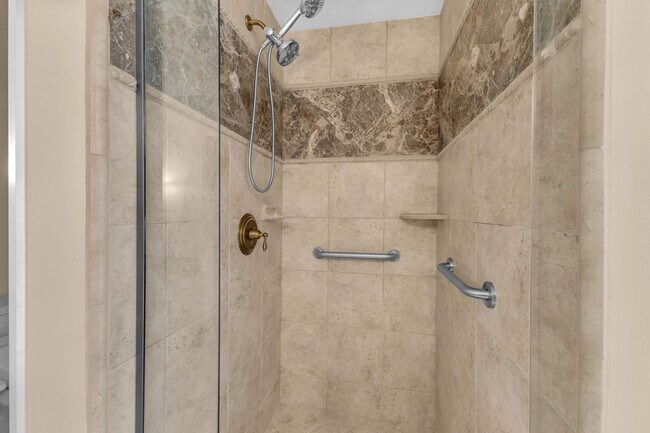 Building Photo - 31 Stanford Dr