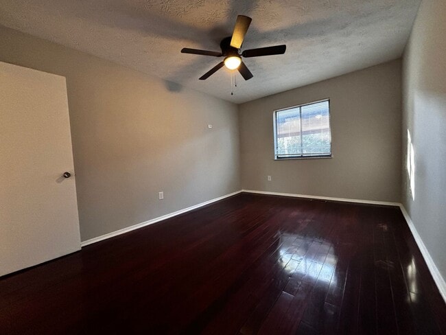 Building Photo - Cozy Butler Township Home with 2-Car Carpo...