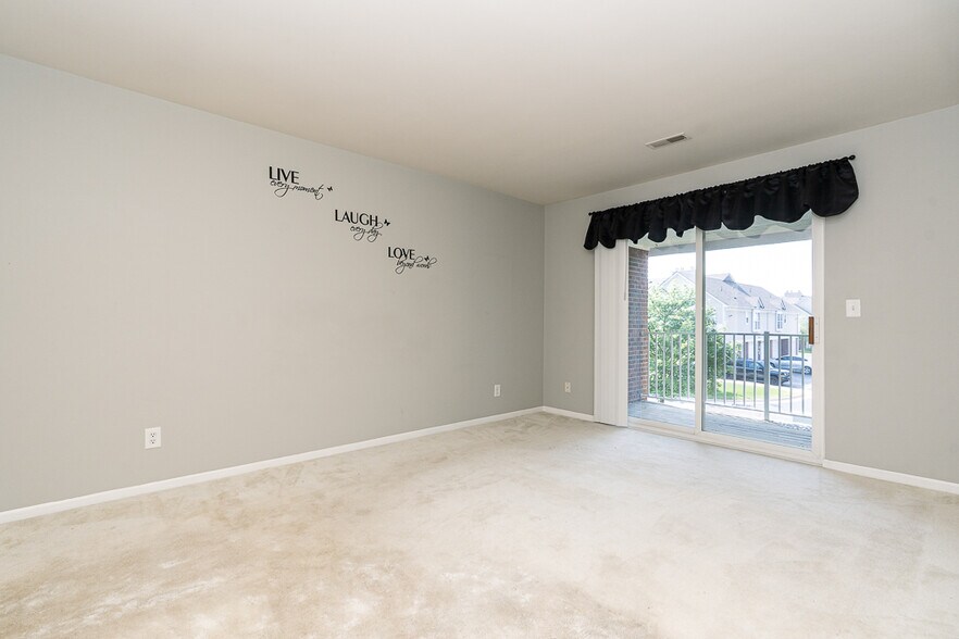 Building Photo - 5681 Pine Aires Dr