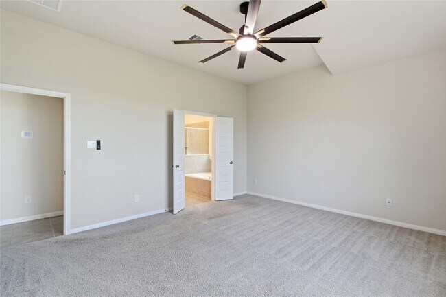 Building Photo - 7302 Toluca Dr