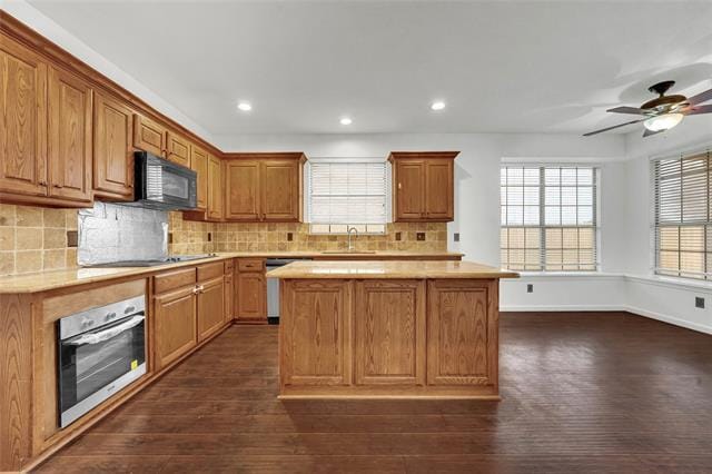 Building Photo - 8105 Eagle Dr