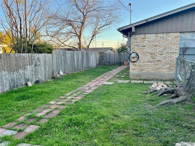 Building Photo - 3114 Hunt Trail